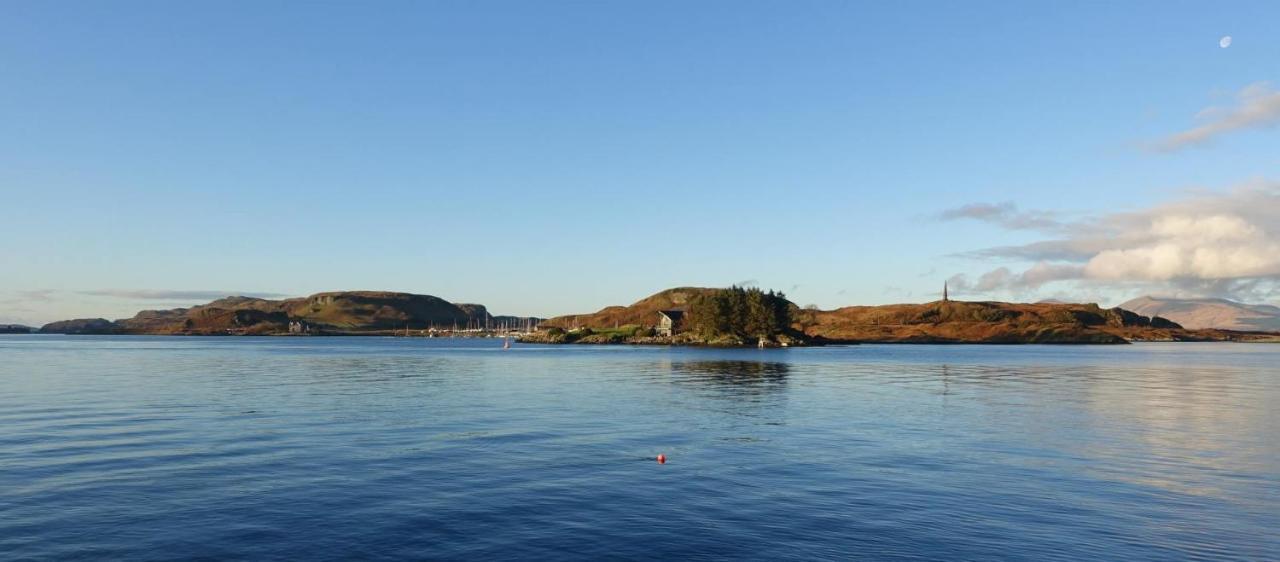 Oban Youth Hostel ภายนอก รูปภาพ View of the island