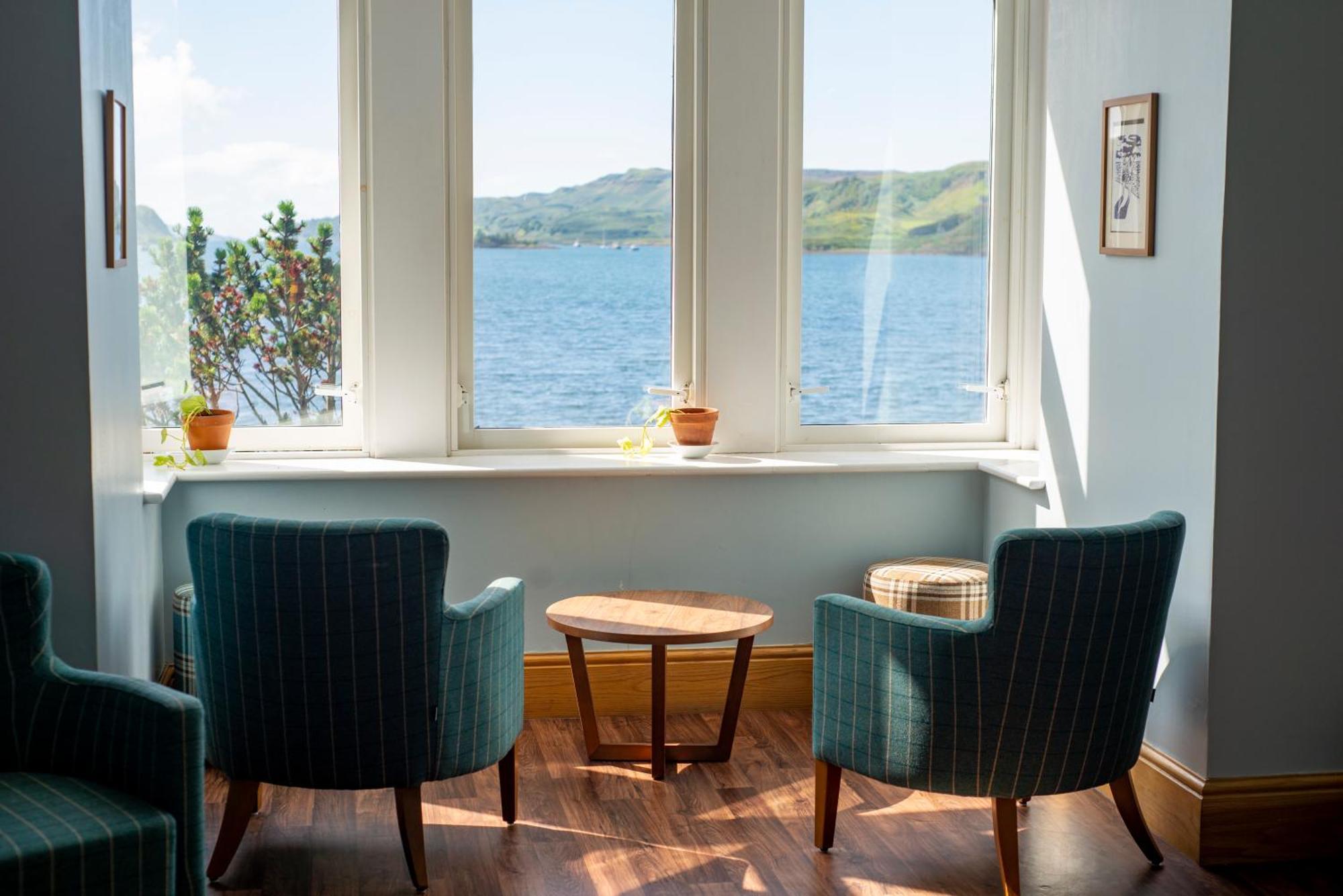 Oban Youth Hostel ภายนอก รูปภาพ View of the lake from the hotel