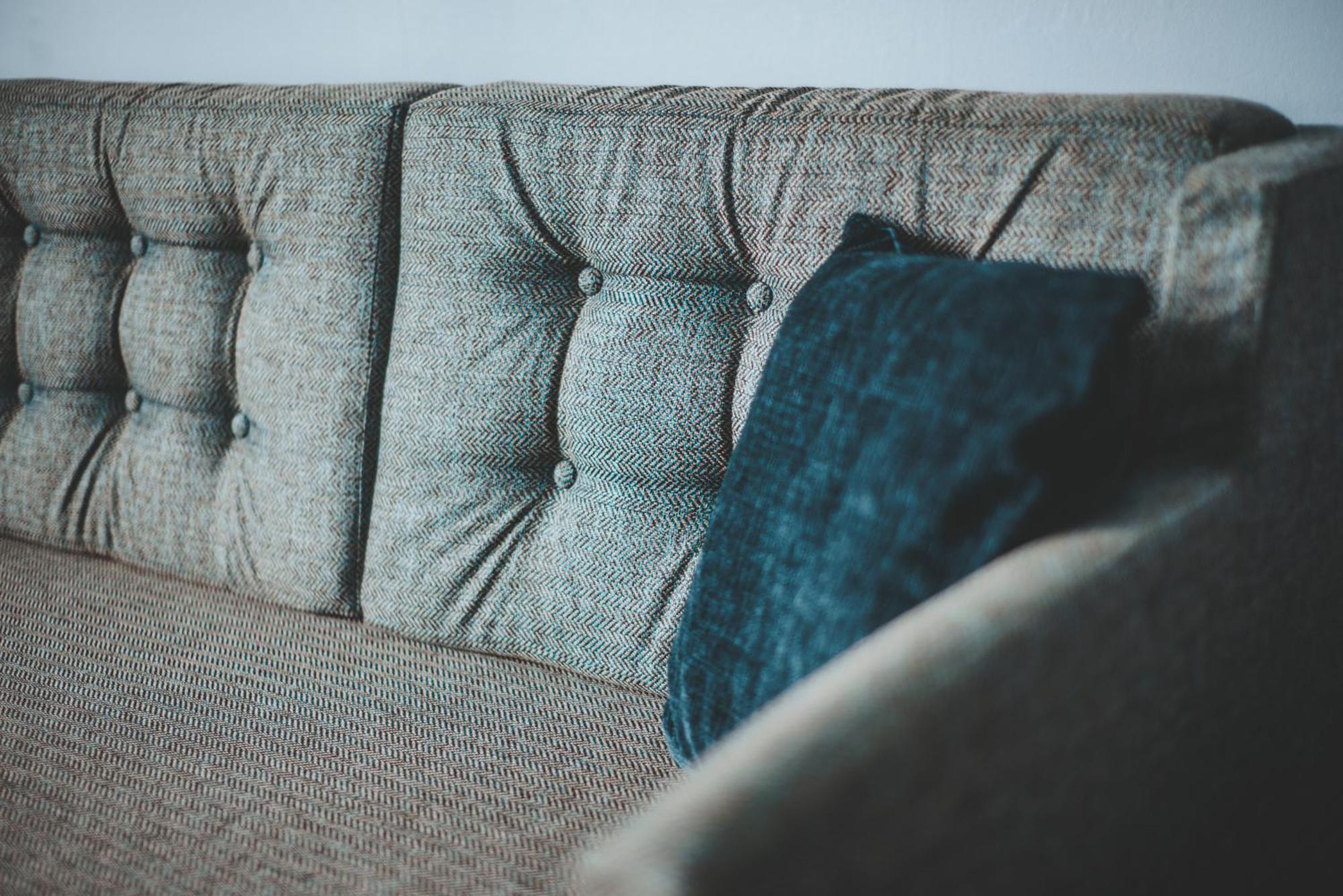 Oban Youth Hostel ภายนอก รูปภาพ A sofa